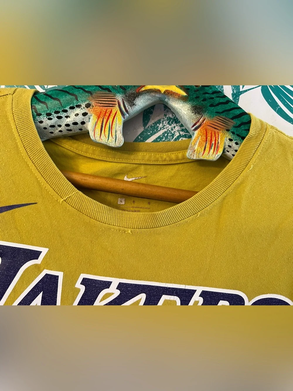 Nike Yellow Lakers #23 James Graphic Tee Sz L